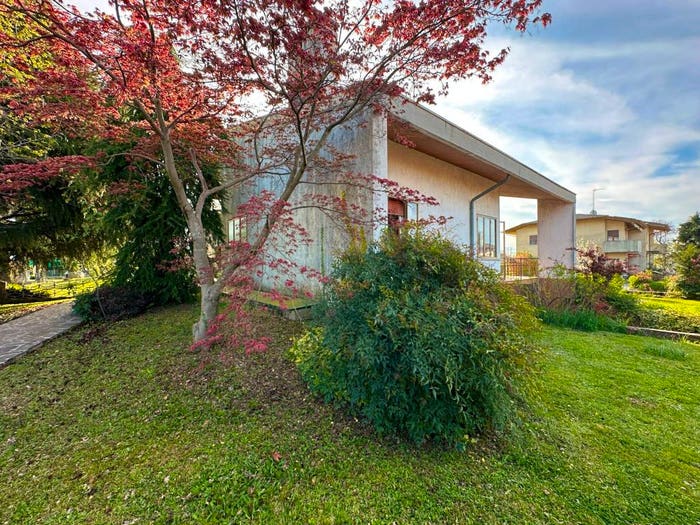 Casa quadrilocale in vendita in Via Cividina, Centro, Martignacco