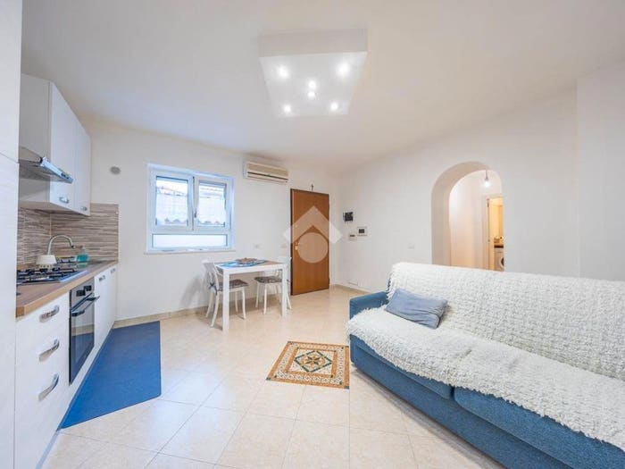 Appartamento quadrilocale in vendita in Via via del Colle della Lite, Finocchio, Roma