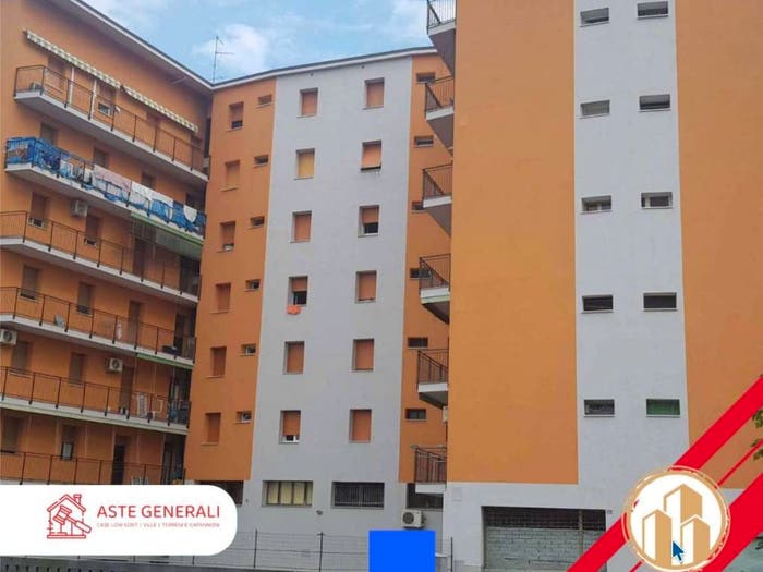 Appartamento con 5 locali in vendita in Viale Antonio Gramsci Modena, Sacca Stazione, Modena