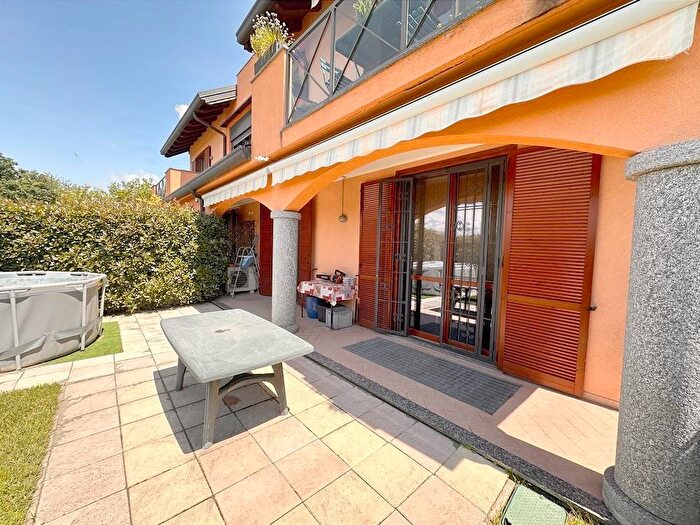 Appartamento trilocale in vendita in Via Inveruno, Casorezzo