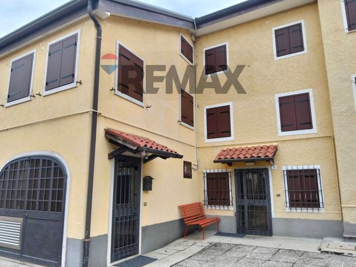 Casa con 6 locali in vendita in Via Marchi, Lusiana Conco