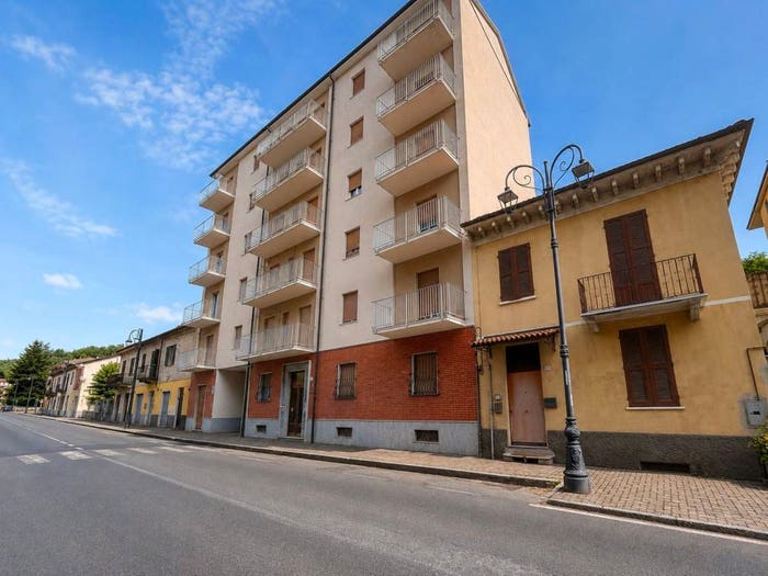 Appartamento trilocale in vendita in Via Nizza, Centro, Acqui Terme