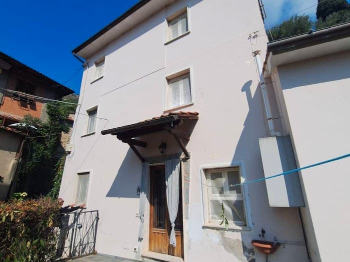 Casa quadrilocale in vendita in Camaiore Paese, Camaiore