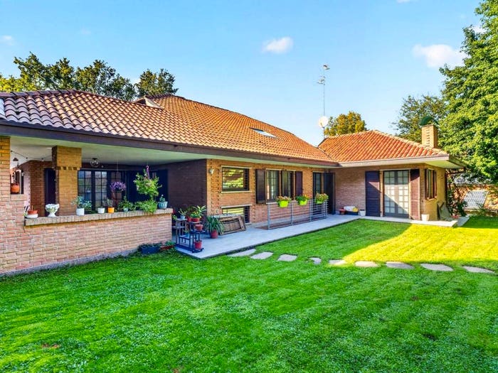 Casa con 6 locali in vendita in Via del Golf, Centro, Carimate