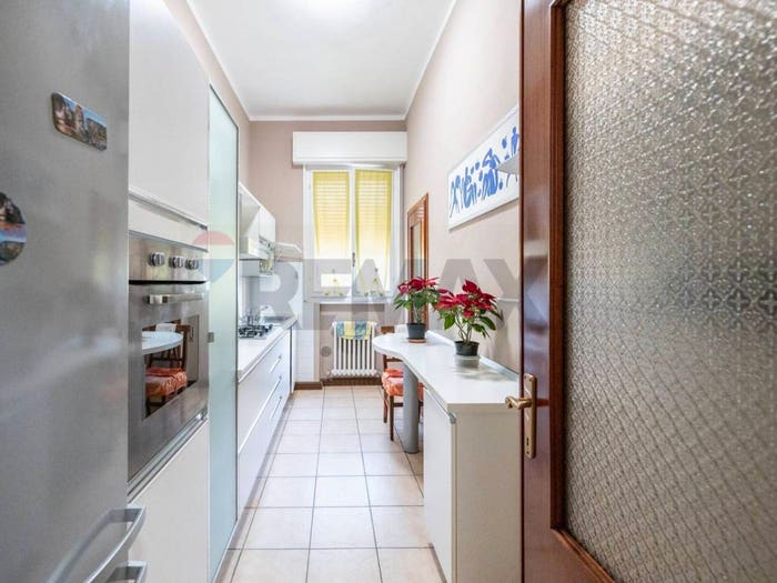 Appartamento quadrilocale in vendita in Via Marconi, Centro, Commessaggio