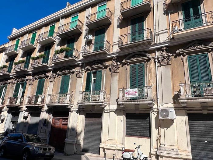 Appartamento con 5 locali in vendita in Via Ghibellina, Centro Storico, Messina