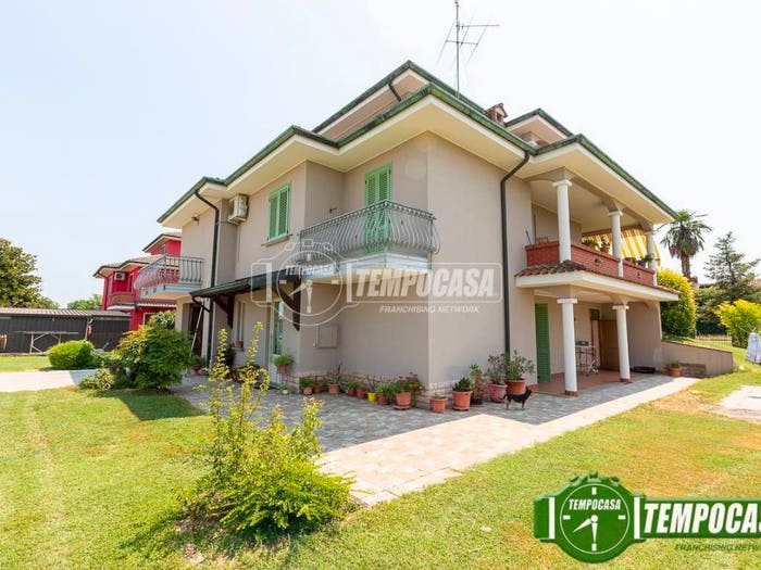 Casa con 5 locali in vendita in Via Romanengo, Centro, Casaletto di Sopra