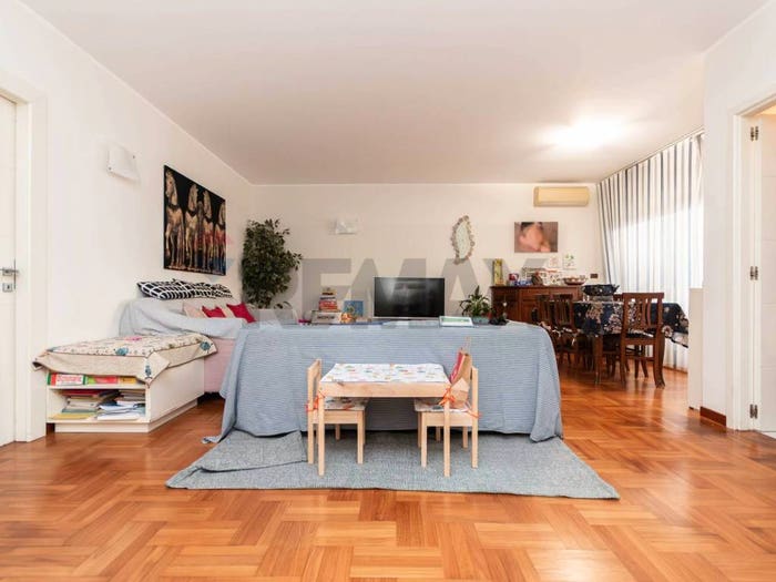 Appartamento con 5 locali in vendita in Via Emilio Salgari, Pegli, Genova