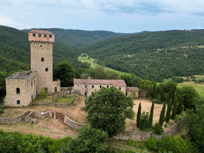 Casa con 6 locali in vendita in Via di Passignano sul Trasimeno, Centro, Passignano sul Trasimeno