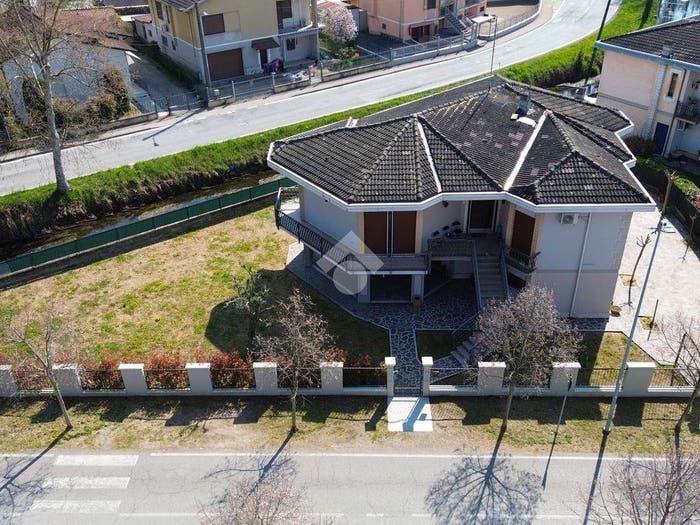Casa quadrilocale in vendita in Via Unione Europea, Centro, Marmirolo