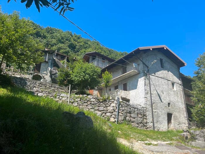 Casa quadrilocale in vendita in Frazione Selvapiana, Santa Croce, Civo