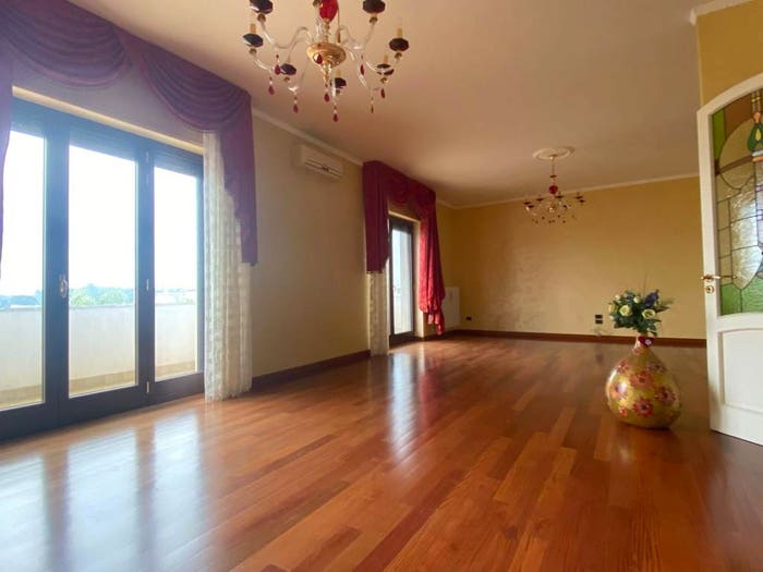 Casa con 6 locali in vendita in Via Fratelli Piccinno, Maglie