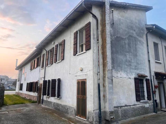 Casa quadrilocale in vendita in Via Mantova, Romanore, Borgo Virgilio