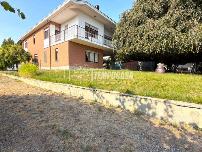 Casa con 6 locali in vendita in Via Cotonificio, Centro, Strambino