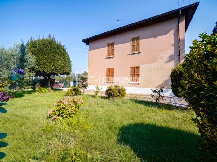 Casa con 6 locali in vendita in Via Marsala, Brunello