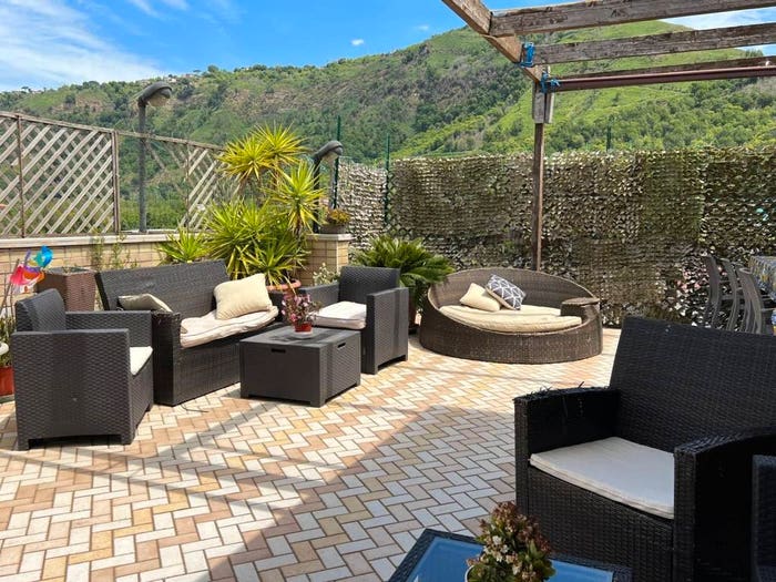 Casa con 5 locali in vendita in Via Rigoletto, Pianura, Napoli