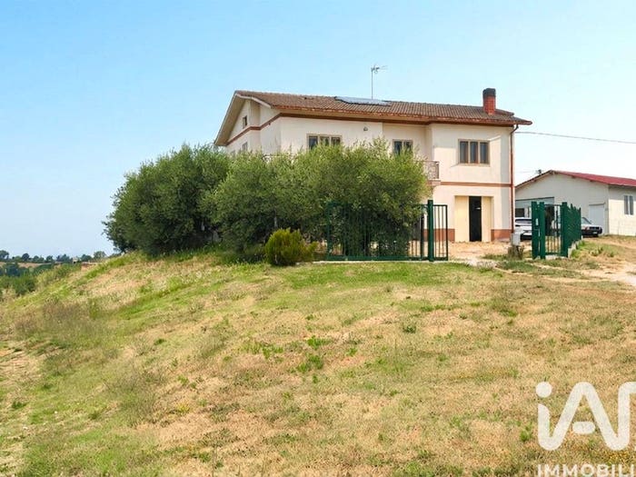 Casa con 6 locali in vendita in Cda Bucchiano, Monte Rinaldo