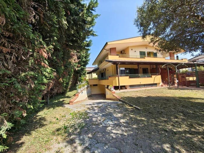 Casa con 6 locali in vendita in Via Vicinale Masseria Vecchia, Licola Paese, Giugliano in Campania