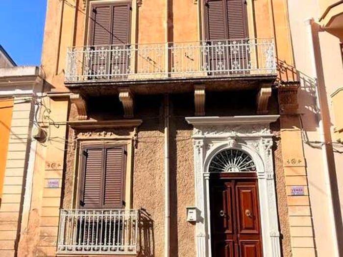 Casa con 6 locali in vendita in Corso Gaetano D'Agata, Centro, Avola