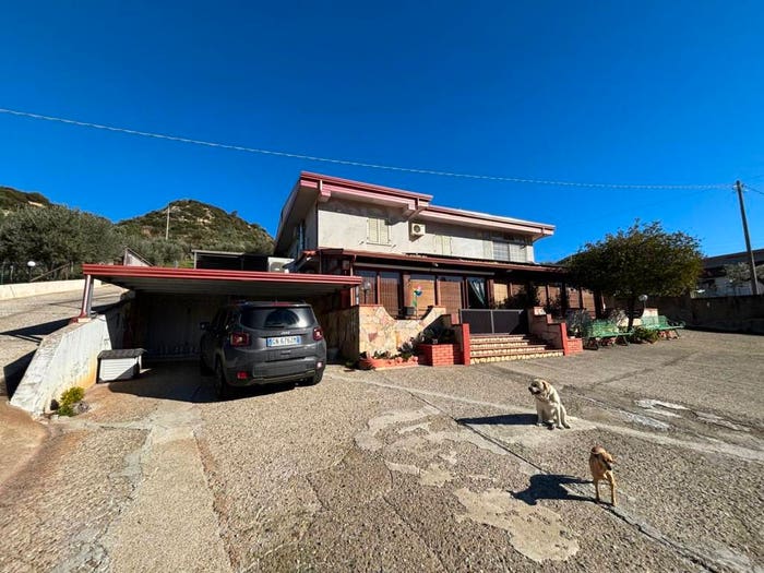 Casa con 6 locali in vendita in Via Fausto Gullo, Borgia