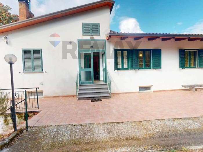 Casa quadrilocale in vendita in Strada Comunale Macereto Basso, Panicale
