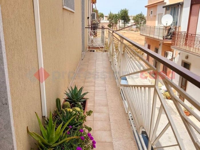 Appartamento con 6 locali in vendita in via montebello, Centro, Avola