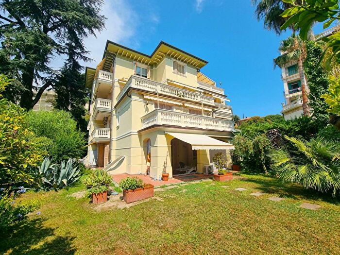 Appartamento con 6 locali in vendita in Via Romana, Centro, Bordighera