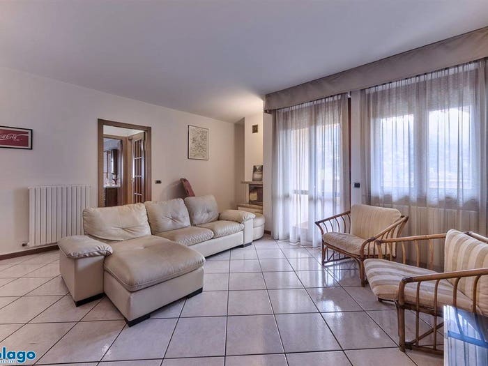 Appartamento quadrilocale in vendita in Via Manzoni, Centro, Mandello del Lario