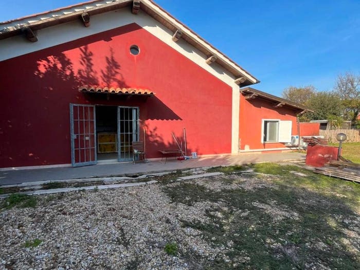 Casa quadrilocale in vendita in Viale dei Monti dell'Ara, Maccarese, Fiumicino