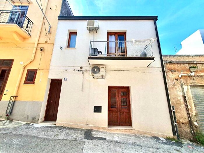 Casa bilocale in vendita in Via Alonzo, Centro, Castellammare del Golfo