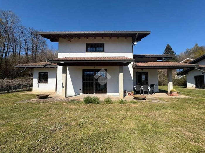 Casa con 5 locali in vendita in Via Circonvallazione, Vialfrè