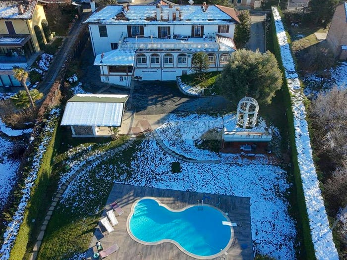 Casa con 6 locali in vendita in Borgata Brandini, La Morra