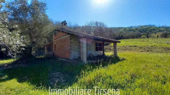 Casa bilocale in vendita in Centro, Baschi