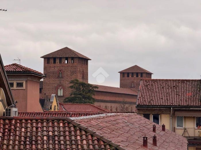 Appartamento trilocale in vendita in Piazza S Pietro in Ciel D'Oro, Centro Storico, Pavia