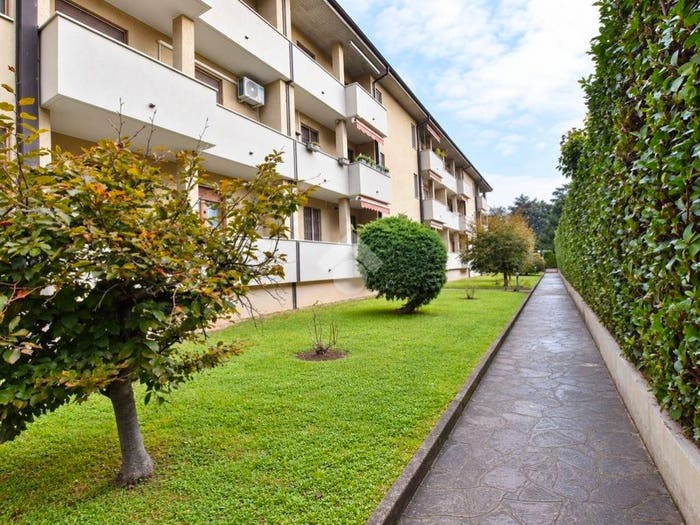 Appartamento trilocale in vendita in Via Aldo Moro, Centro, Vignate