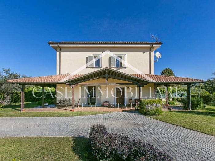Casa con 5 locali in vendita in Via Piastrarella, Lanuvio