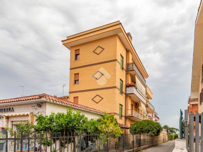 Appartamento quadrilocale in vendita in Via di Vermicino, Borghesiana, Roma
