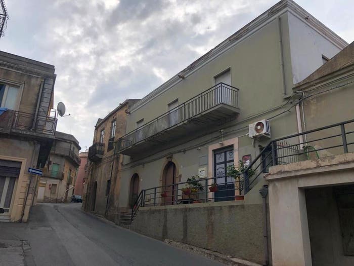 Appartamento con 6 locali in vendita in Via Vittorio Emanuele, Centro, Furnari