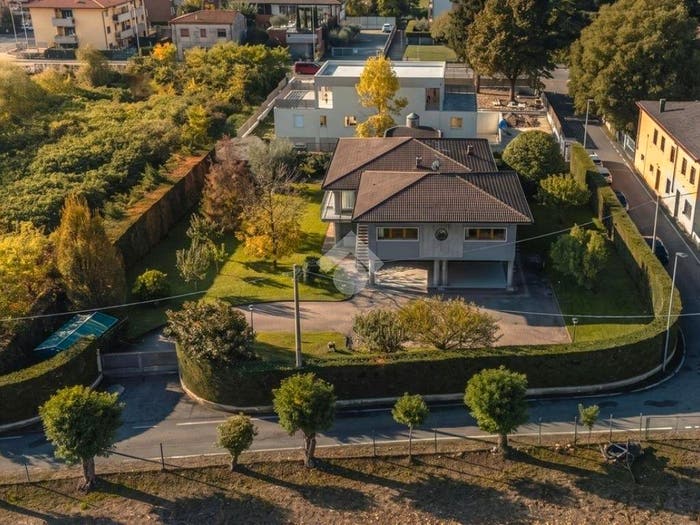 Casa con 6 locali in vendita in Porto San Pancrazio, Verona