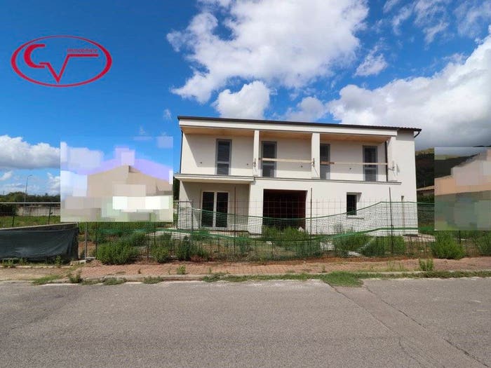 Casa quadrilocale in vendita in Via Giancarlo Pajetta, Centro, Loro Ciuffenna