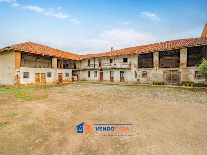 Casa quadrilocale in vendita in Via Confraternita, Centro, Vottignasco