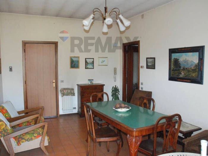 Appartamento trilocale in vendita in Via Valcuvia, Centro, Casalzuigno