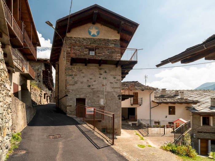 Casa bilocale in vendita in Borgata Villar Snc, Sampeyre