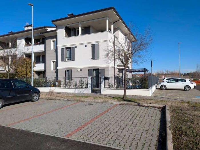 Appartamento con 6 locali in vendita in Via Palmiro Togliatti, Centro, Nonantola