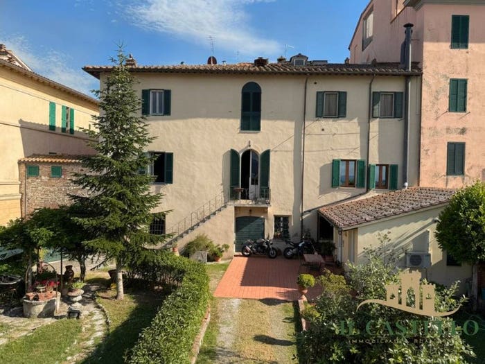Appartamento trilocale in vendita in Via Vittorio Emanuele, Centro, Castiglione del Lago