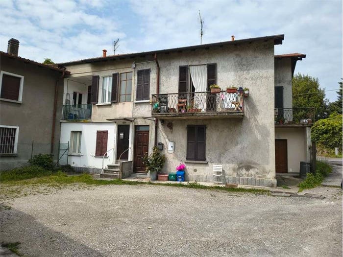 Appartamento bilocale in vendita in Comerio