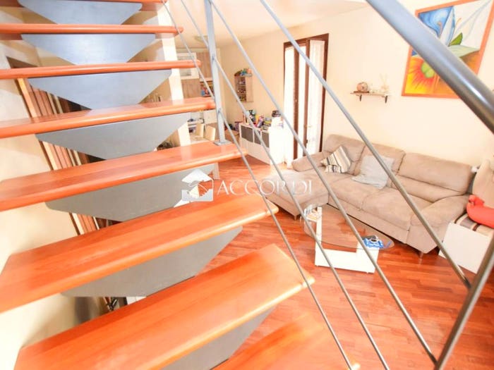 Appartamento con 5 locali in vendita in Via Giuseppe Garibaldi, Santandrà, Povegliano