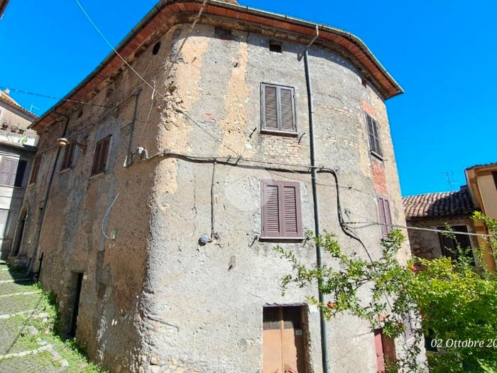Casa con 6 locali in vendita in Via Principe Umberto, Centro, Morolo