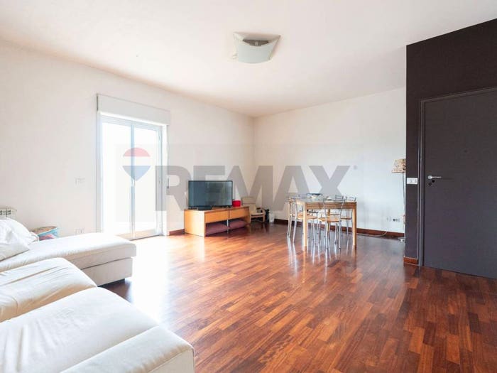 Appartamento trilocale in vendita in Via Santa Maria la Stella, Santa Maria La Stella, Aci Sant'Antonio