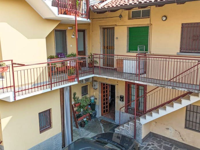Appartamento trilocale in vendita in Via Leone Colombi, Curno